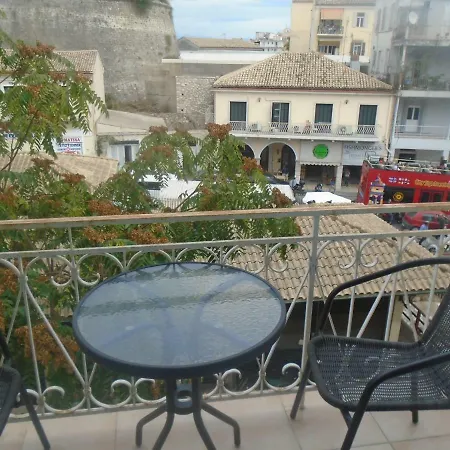 Tonias Place דירה