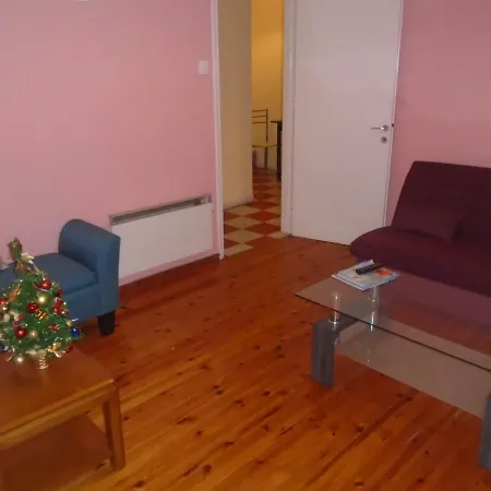 Tonias Place *