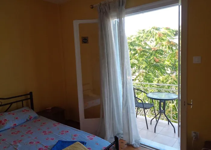 Tonias Place * Corfu (city)