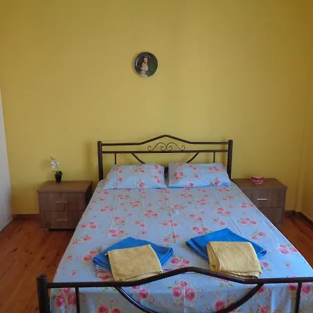 Tonias Place